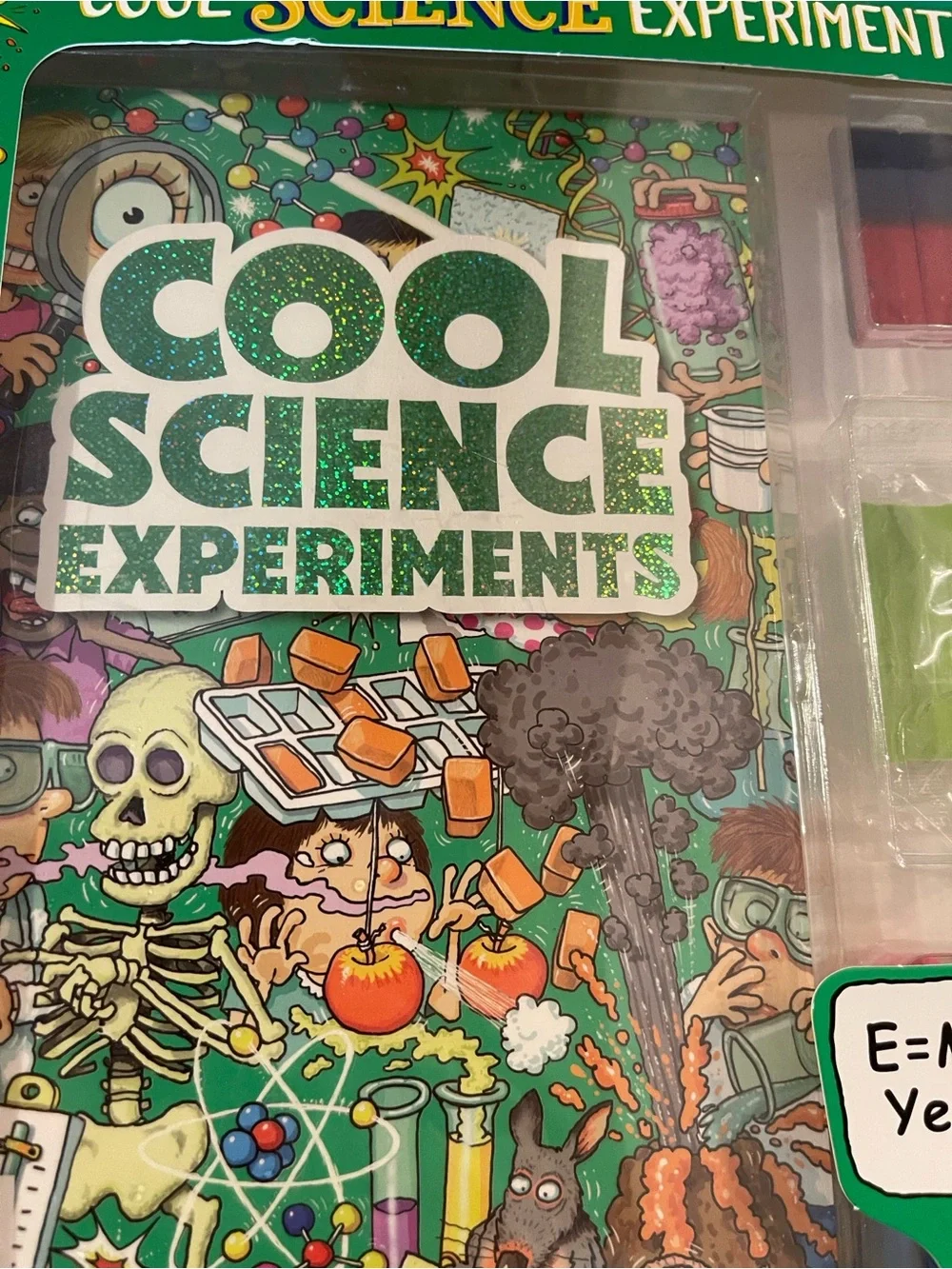 Cool Science Experiments Kit by Hinkler